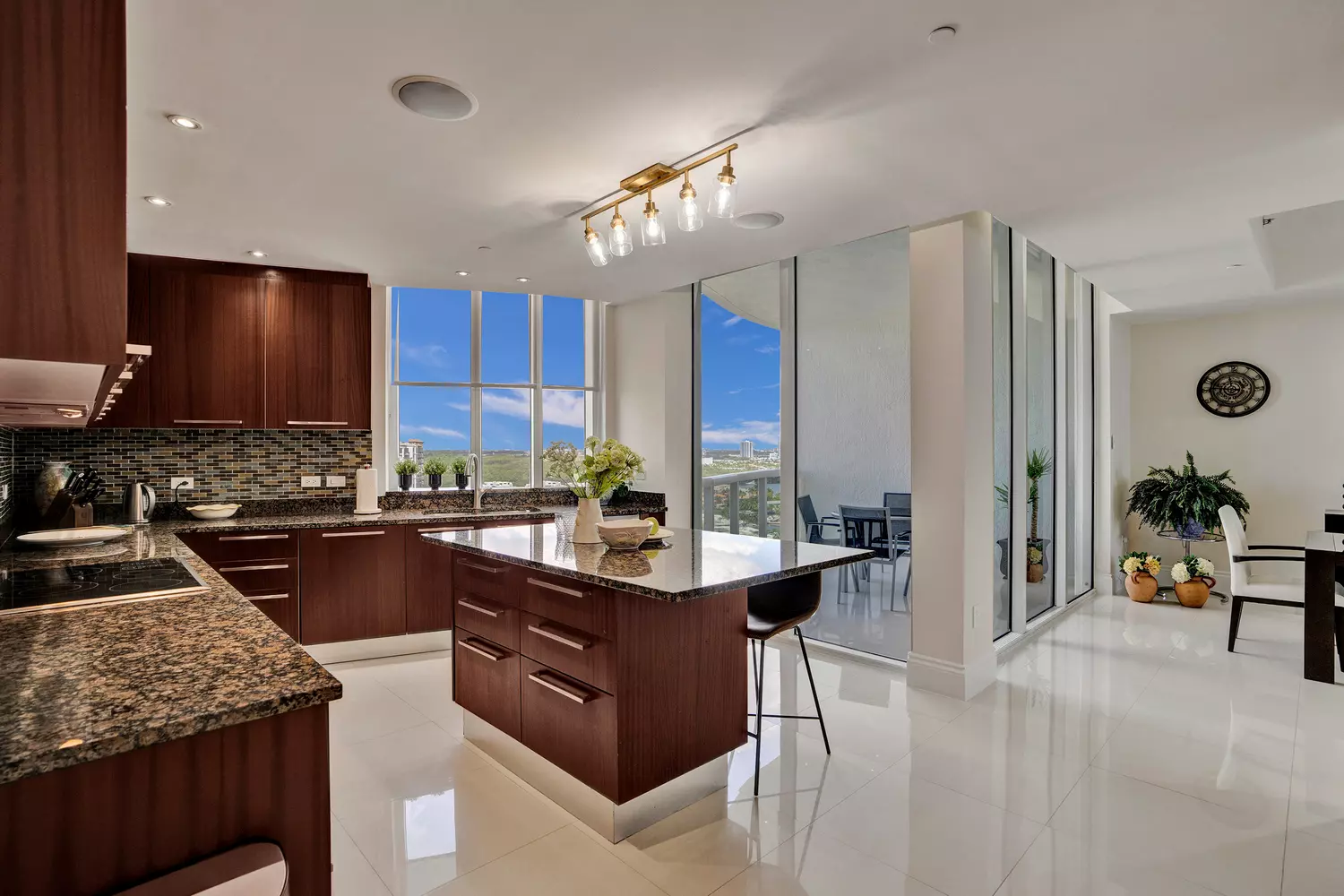 slider - American Butler