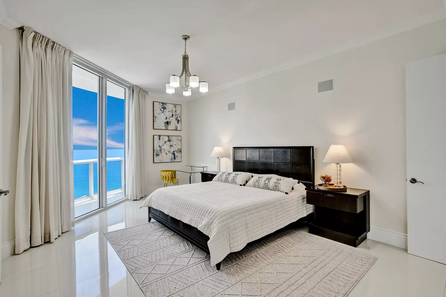 slider - American Butler