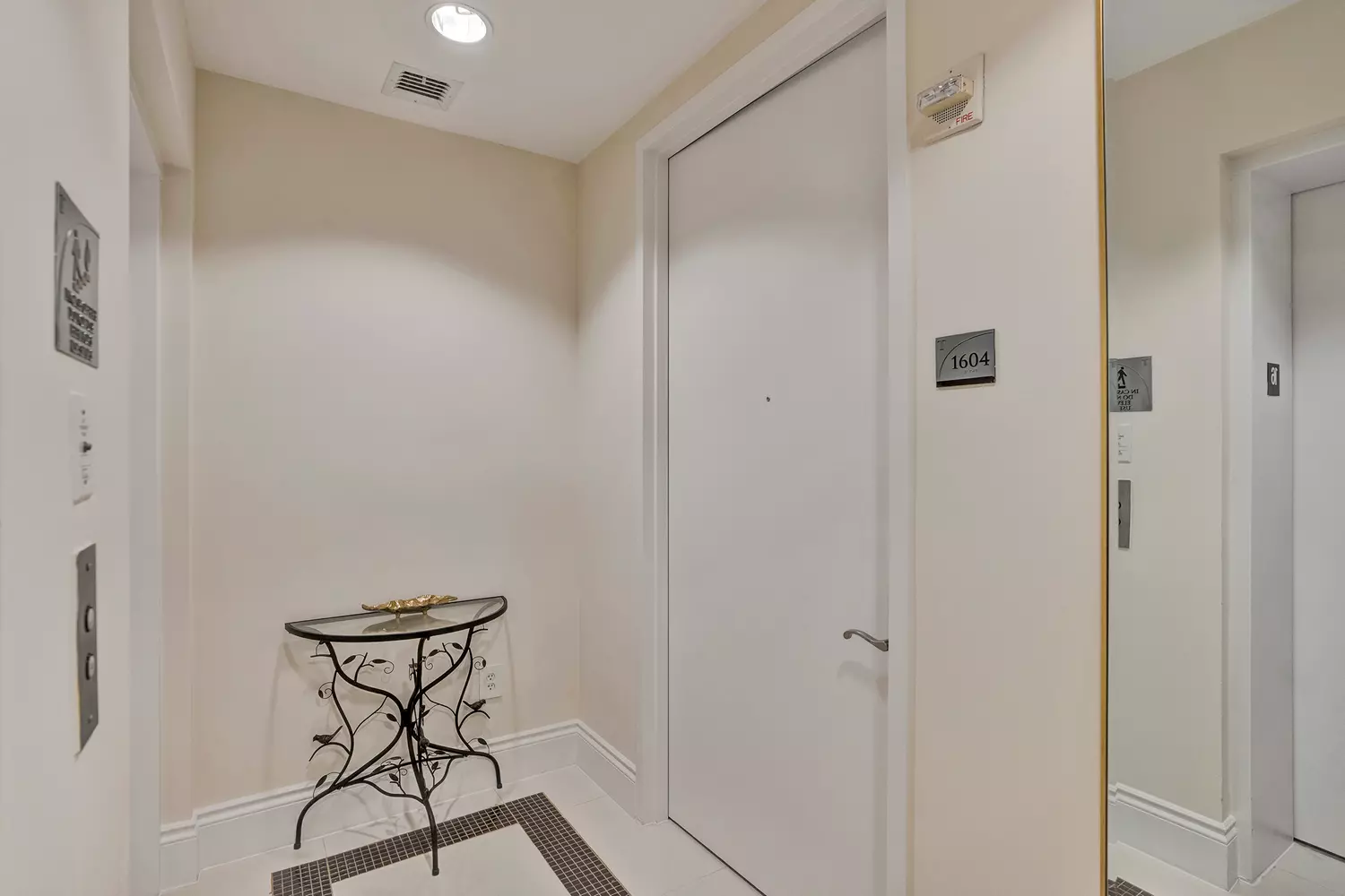 slider - American Butler