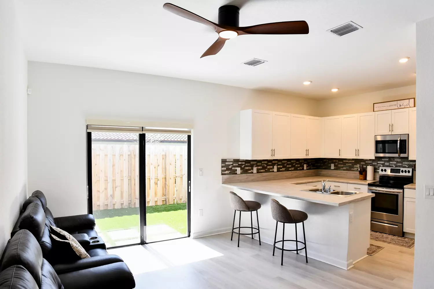 slider - American Butler