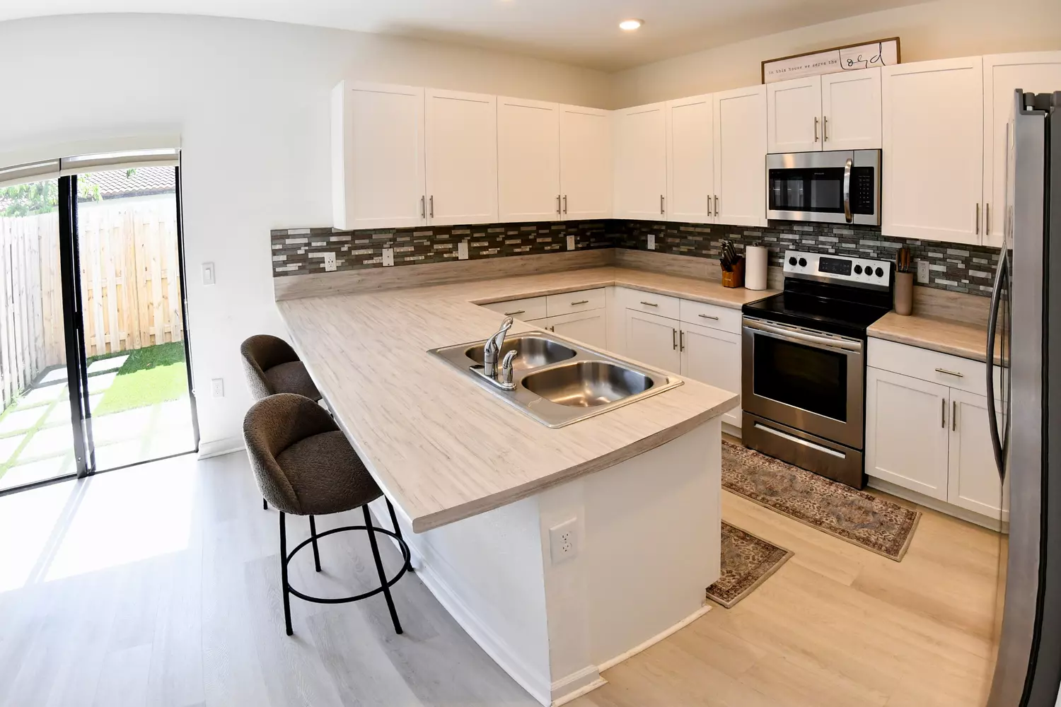 slider - American Butler