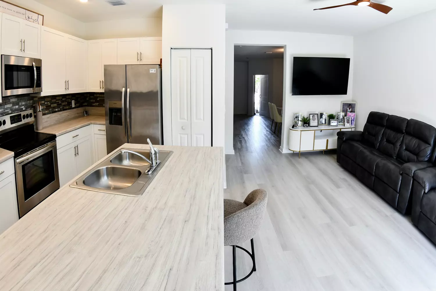 slider - American Butler