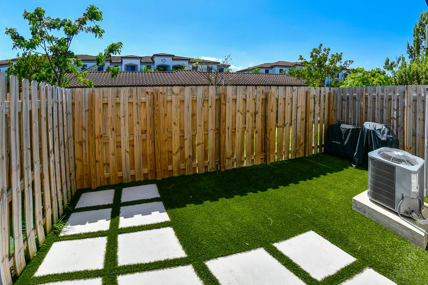 slider - American Butler